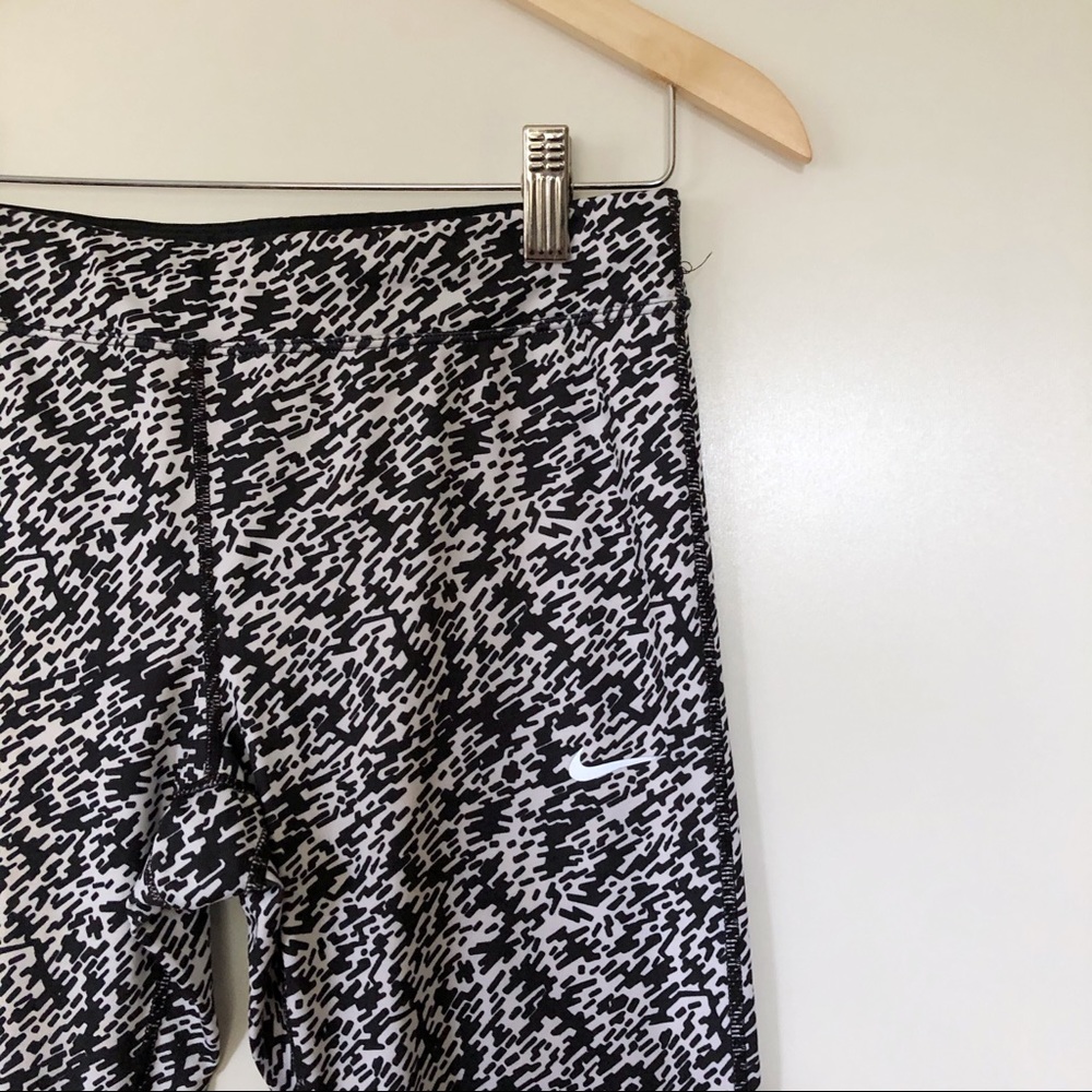 Nike Dri Fit Essential Cropped Training Legging M